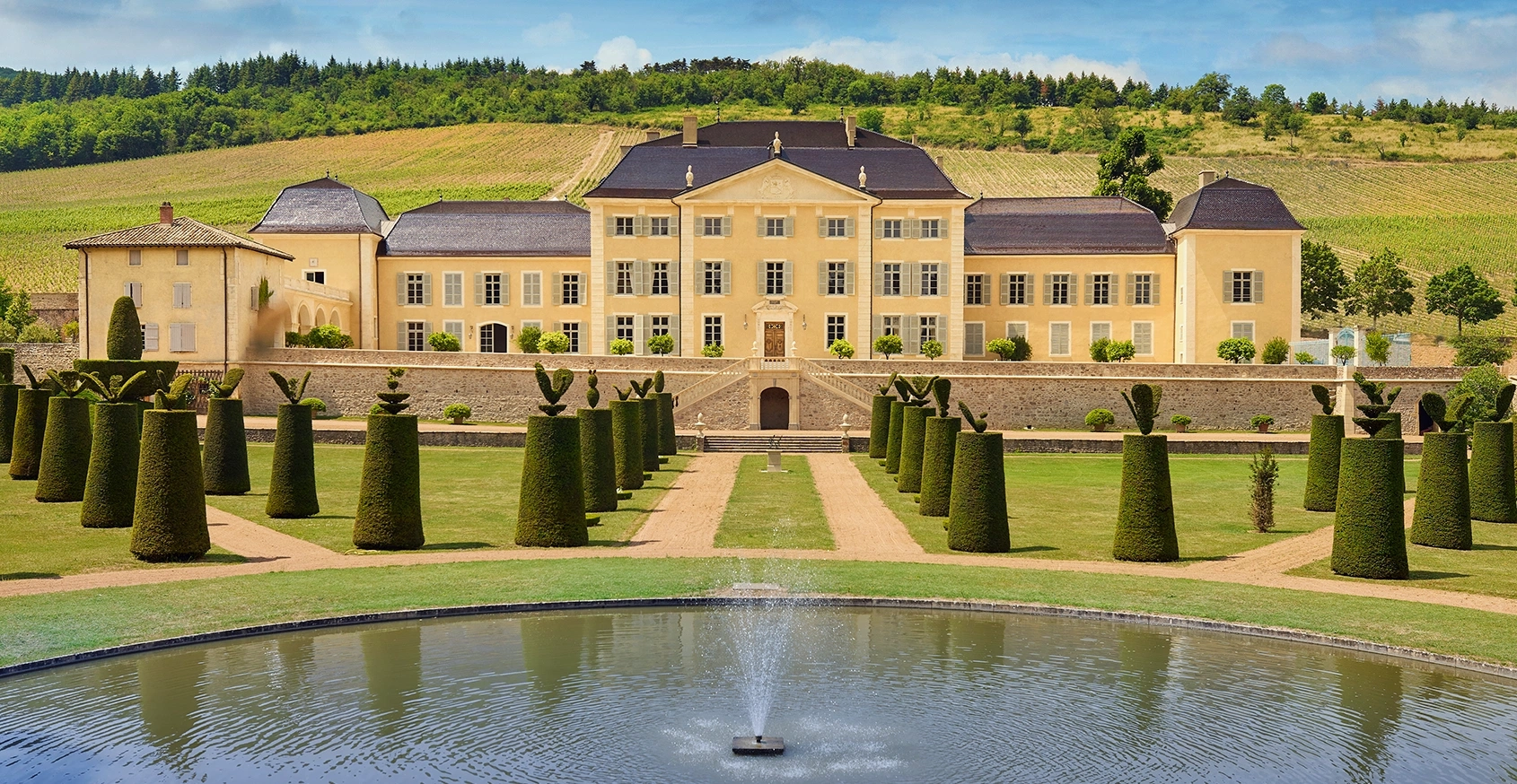 <p>Domaine viticole familial depuis 1676,</p><p>classé monument historique </p>