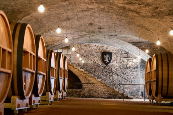Elevage de nos vins à la cave, tous des crus du Beaujolais ©Serge Chapuis Elevage de nos vins à la cave, tous des crus du Beaujolais ©Serge Chapuis